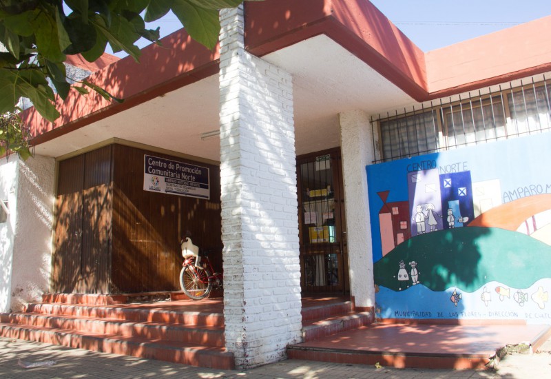 Trabajos de pintura y arreglo de techos en los Centros de Promoción Comunitaria Municipales