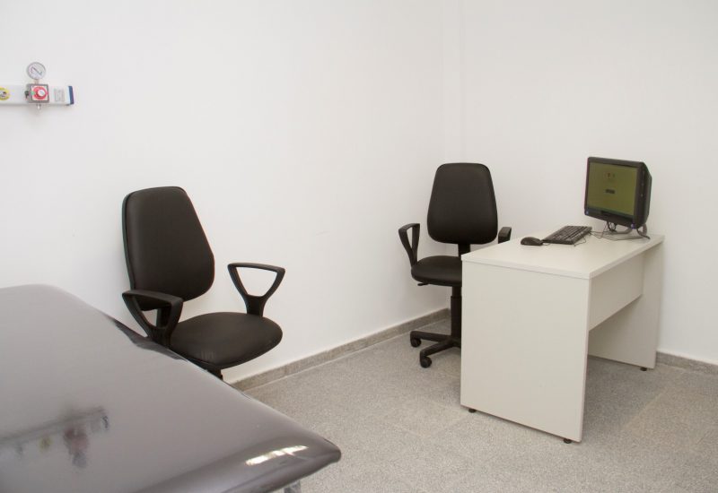 Se está trabajando en la instalación de la red de informática para la nueva guardia del Hospital