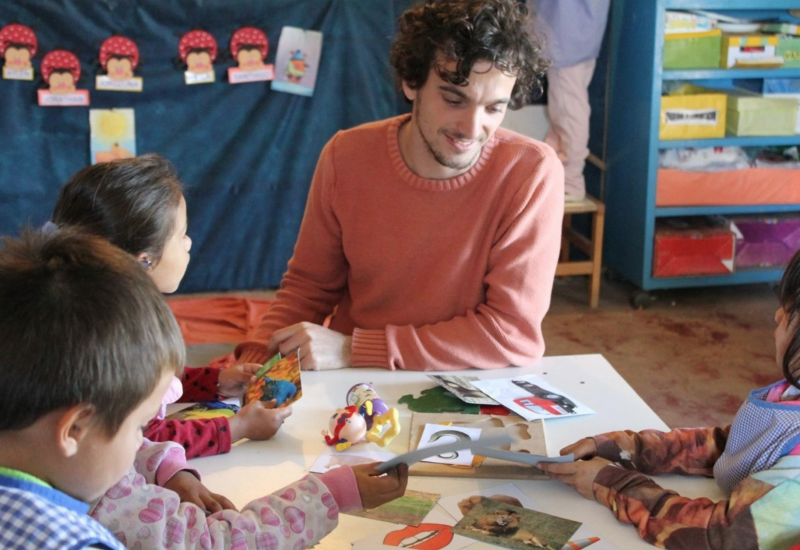 Dejó todo, se fue a educar a Chaco y ahora ayuda a 300 chicos a terminar el secundario
