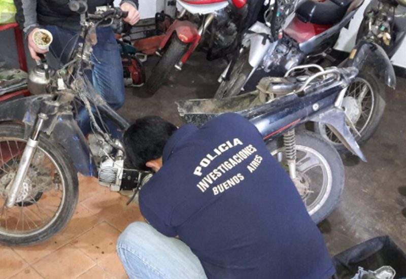 Se realizaron inspecciones a talleres mecánicos, se secuestró una moto y un auto