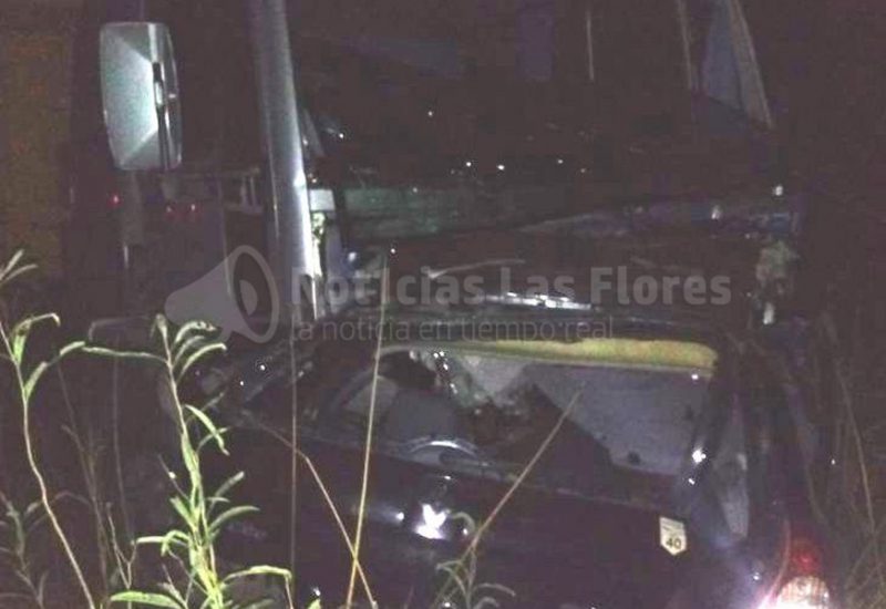 Trágico accidente entre dos camiones y un auto deja como saldo un fallecido en el Km 169 de la Ruta 3
