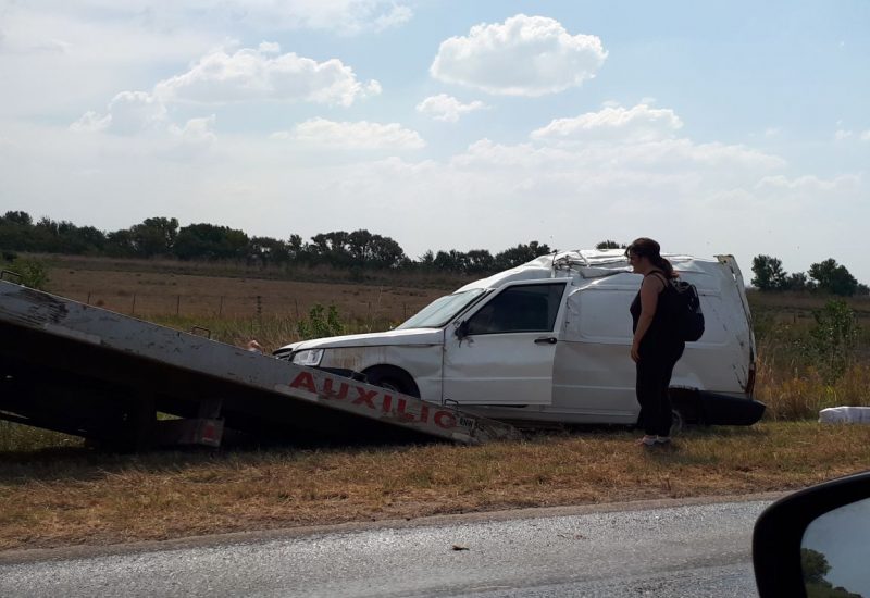 Utilitario volcó en la Ruta Provincial 30