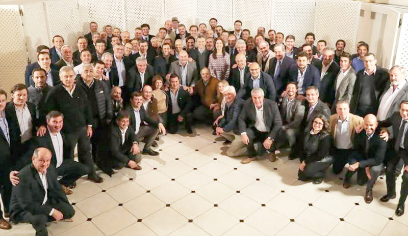 Ramón Canosa y los intendentes de Cambiemos con el Presidente, la Gobernadora y el Gabinete Nacional