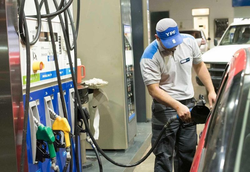 El combustible sufriría un nuevo aumento esta semana
