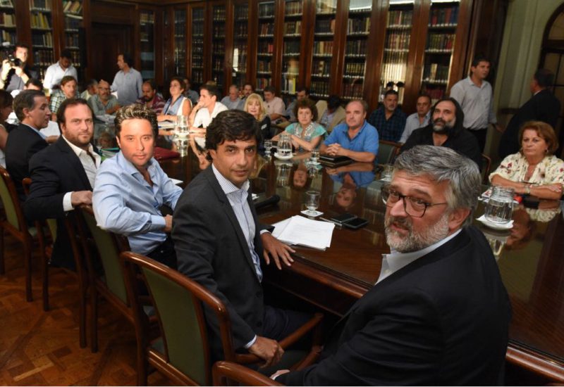 Docentes y Gobierno ante una reunión clave para destrabar un extenso conflicto